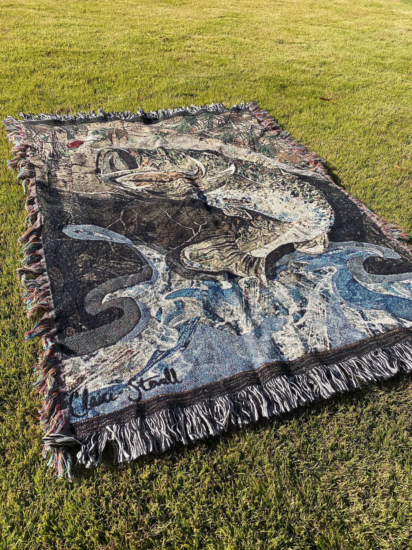 BASS FISH Throw Blanket